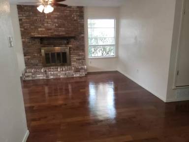 Main picture of 2208 Viewtop Ln