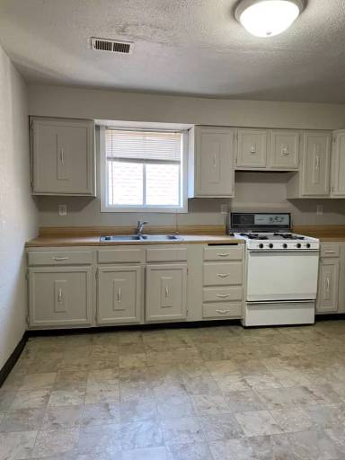 Main picture of 2739 8 1/2 Ave