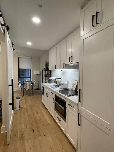 Main picture of 1221 Van Apartments