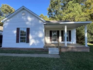 Main picture of 106 Tuxedo Dr