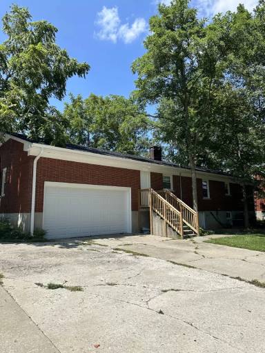 Main picture of 613 Perry Ave