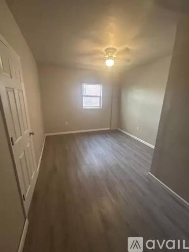 Main picture of 318 Broadway St