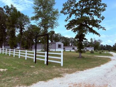 Main picture of 597 FM 3228