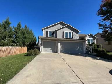 Main picture of 1411 Honeysuckle Dr