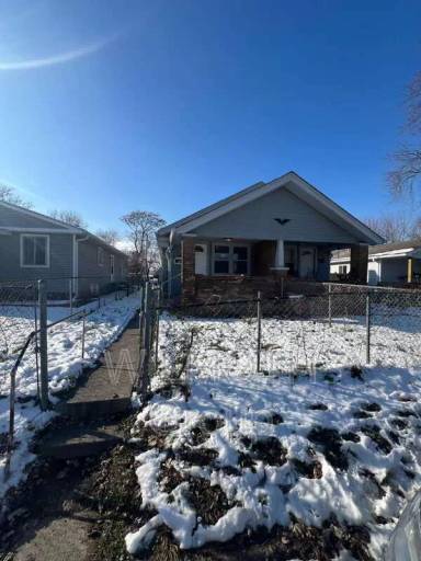 Main picture of 956 N Kealing Ave