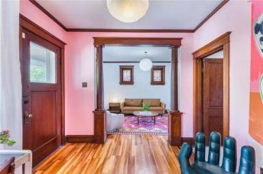 Main picture of 4984 Neosho St