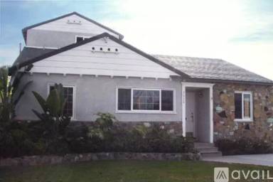 Main picture of 3672 Hackett Ave
