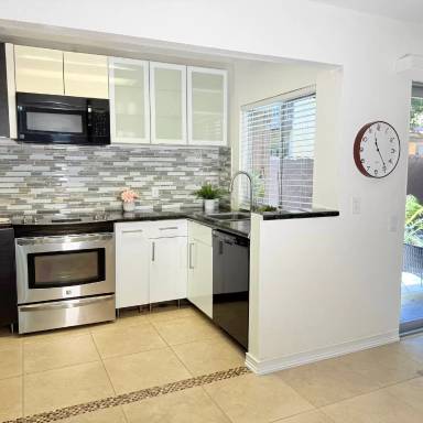 Main picture of 7980 Mission Center Ct