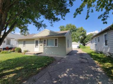 Main picture of 1908 Avenue C