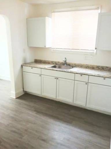 Main picture of 15776 Snowden St