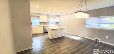 Main picture of 7234 Valley Ave