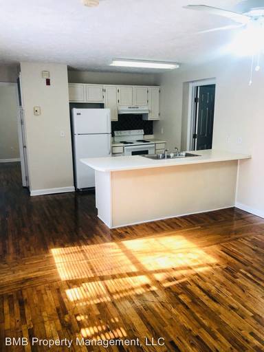 Main picture of 2642-2672 E 3rd St