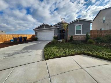 Main picture of 7818 Carson Creek Ln