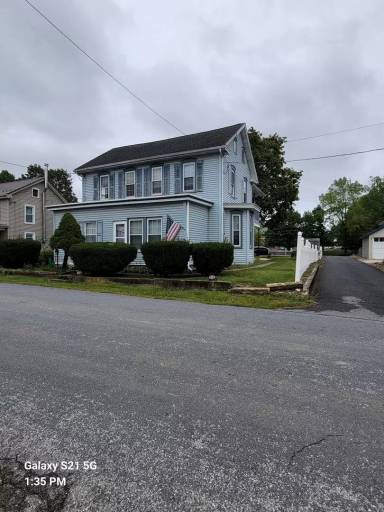 Main picture of 3876 Lincoln St