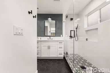 Main picture of 4051 Baywood St