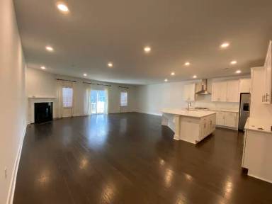 Main picture of 3105 Aviator Ave