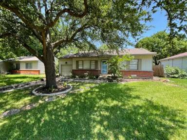 Main picture of 3703 Highgrove Dr