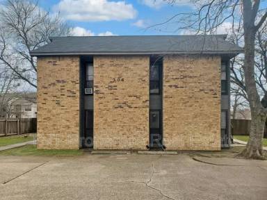 Main picture of 306 Manuel Dr