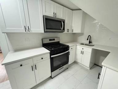 Main picture of 817 State St