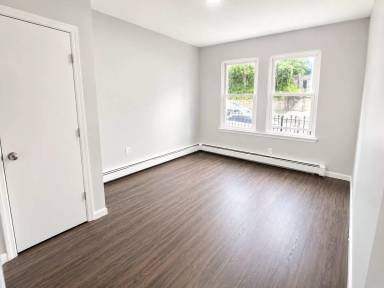 Main picture of 175 Woodside Ave