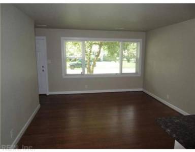 Main picture of 228 Greenwood Ln