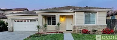 Main picture of 974 Pinewood Ave