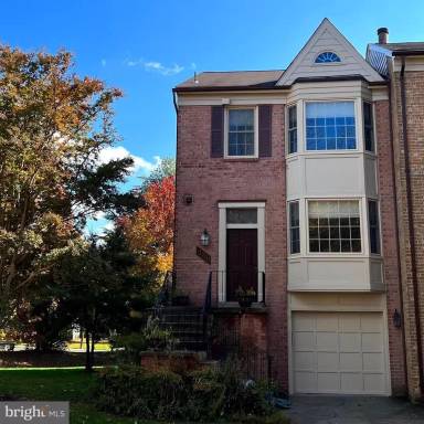 Main picture of 300 Lynn Manor Dr