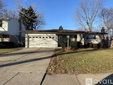 Main picture of 8395 Crestview Dr