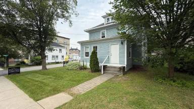 Main picture of 15 Madbury Rd