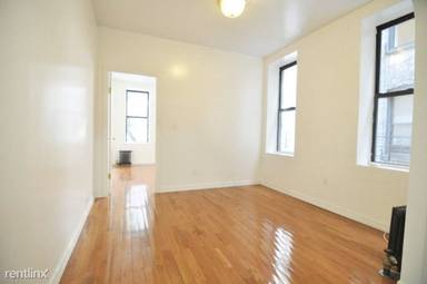 Main picture of 215 W 109th St