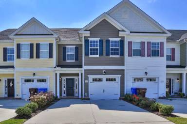 Main picture of 5115 Lombard St