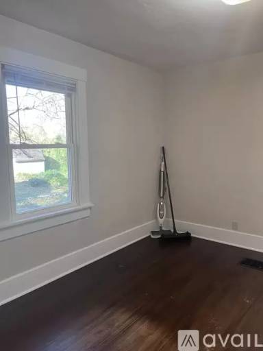 Main picture of 936 E Moore St