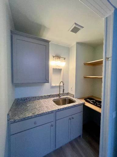 Main picture of 101 E Main St