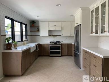 Main picture of 2163 Farnworth St
