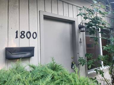 Main picture of 1800 NW Grant Ave