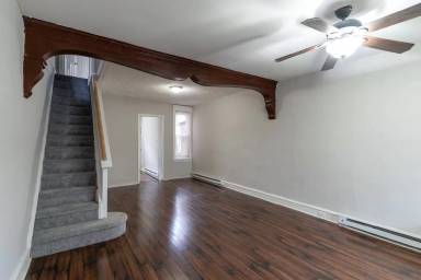 Main picture of 2551 S Beulah St