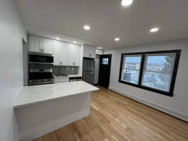 Main picture of 5916 N Odell Ave