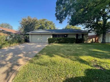 Main picture of 4808 Bonnell Ave