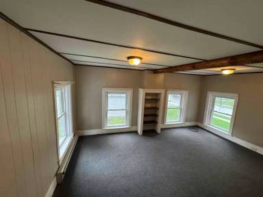 Main picture of 55 Columbia St