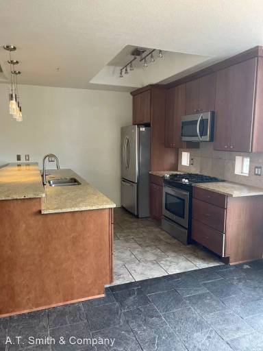 Main picture of 2050 S Josephine St