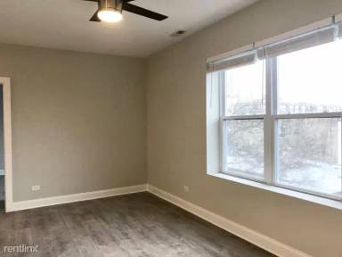 Main picture of 3110 N Milwaukee Ave