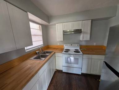 Main picture of 2562 W 28th St