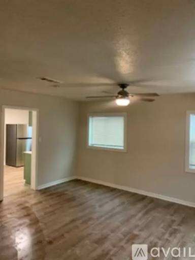 Main picture of 906 S 2nd St