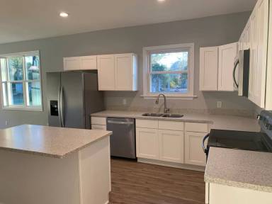 Main picture of 213 Quaker Rd