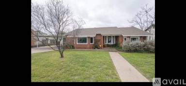 Main picture of 1005 W Cuthbert Ave