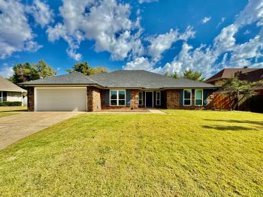Main picture of 12024 Dover Dr