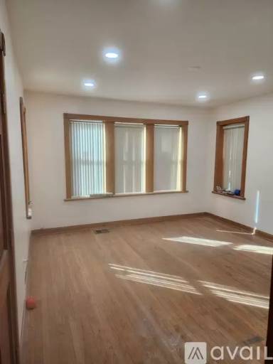 Main picture of 4717 N Keating Ave