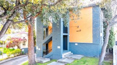 Main picture of 113 N Grand Oaks Ave