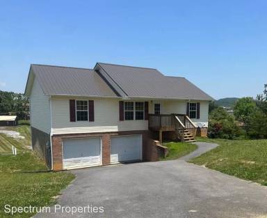 Main picture of 341 Maple Leaf Dr