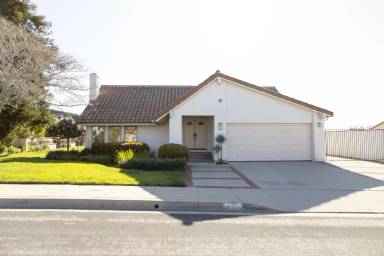 Main picture of 668 Skyline Rd